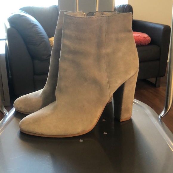 Steve Madden Shoes - Steve Madden Glorious suede boots